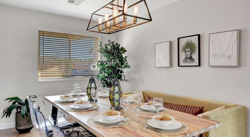 피닉스 (AZ) Poinsettia 2성급 숙소 레스토랑