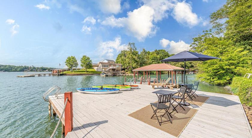 Lake Hickory Trio 3BR Blue Unit
