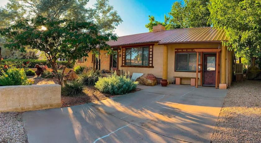 Enjoy a Sweet Retreat in downtown Kanab