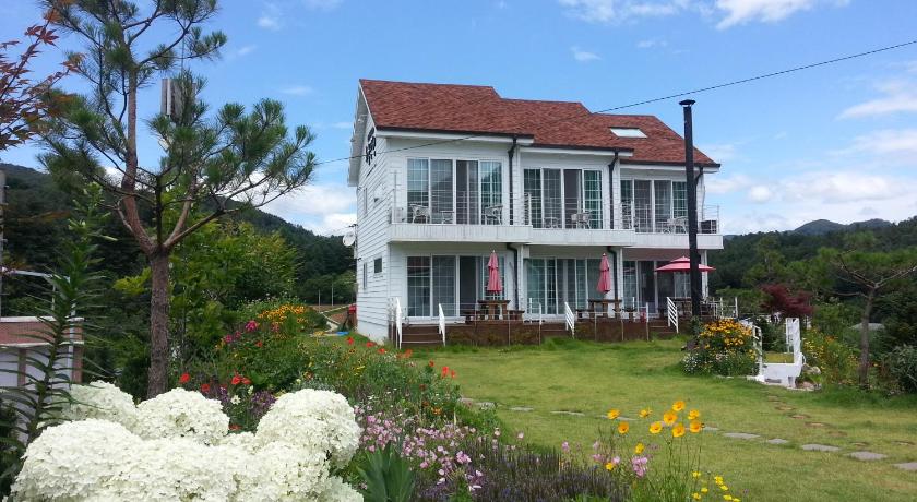 Walking Sky Pension — Hotel in Gapyeong-gun