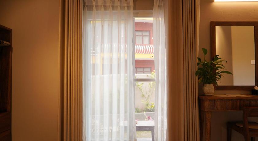 Image of Queen Room with Two Queen Beds 9