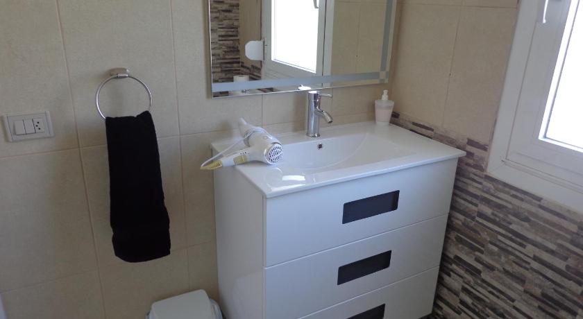 Albergue Aqua Portomarin photo