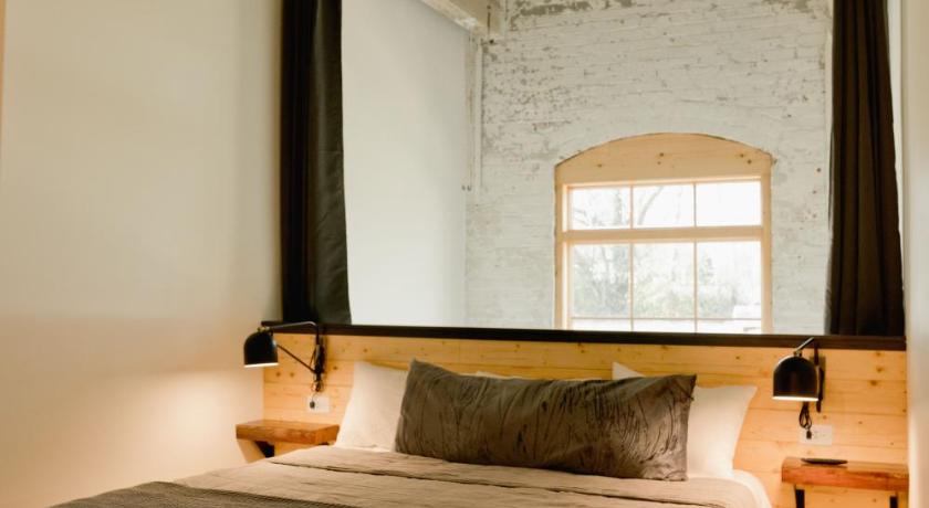 Loom Room Retreat