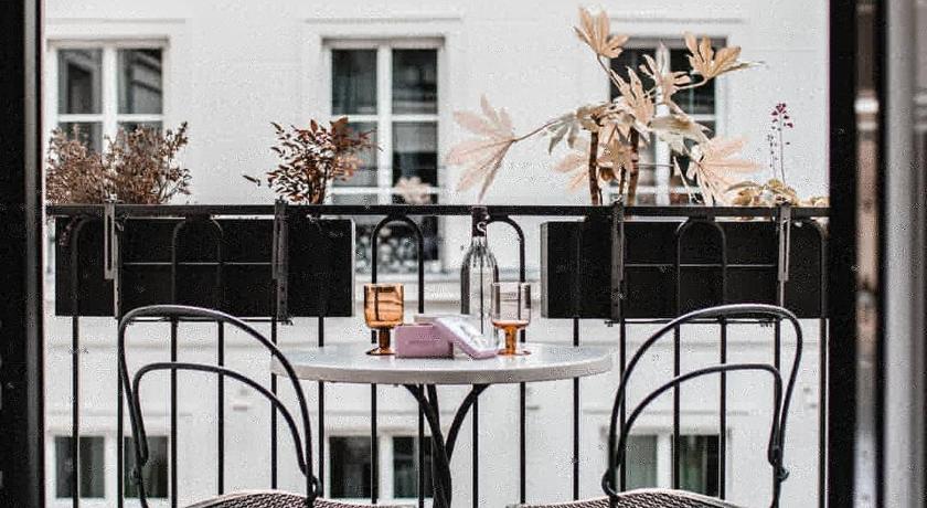 Image of Petit Boulevard with Balcony 8