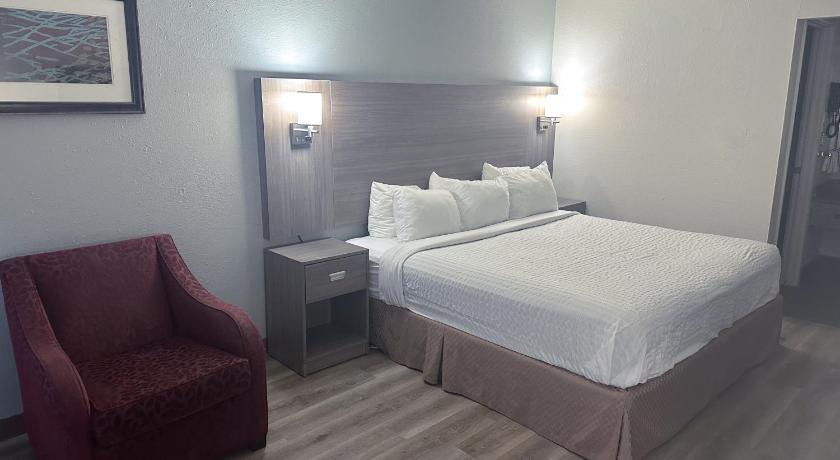 Image of 1 King Bed, Nonsmoking 1