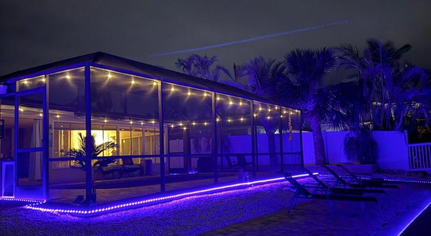 薩拉索塔 Open for Spring Break! Dockside Oasis on the canal 4星级 住宿 餐厅