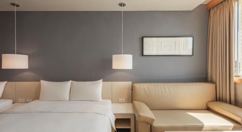 Image of Deluxe Quadruple Room 6