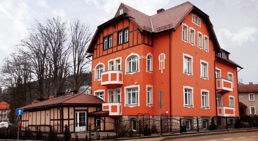 Willa San Remo — Hotel in Kudowa-Zdroj