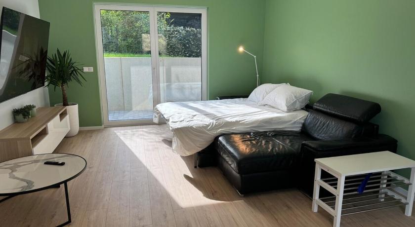 Strassen Appartement NEUF, 6 personnes, 2 chambres 4-Star Single Room pool