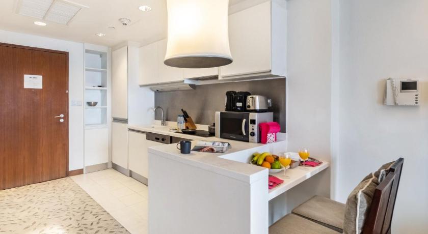 SuperHost EMAAR Residences Fashion Avenue - image 7