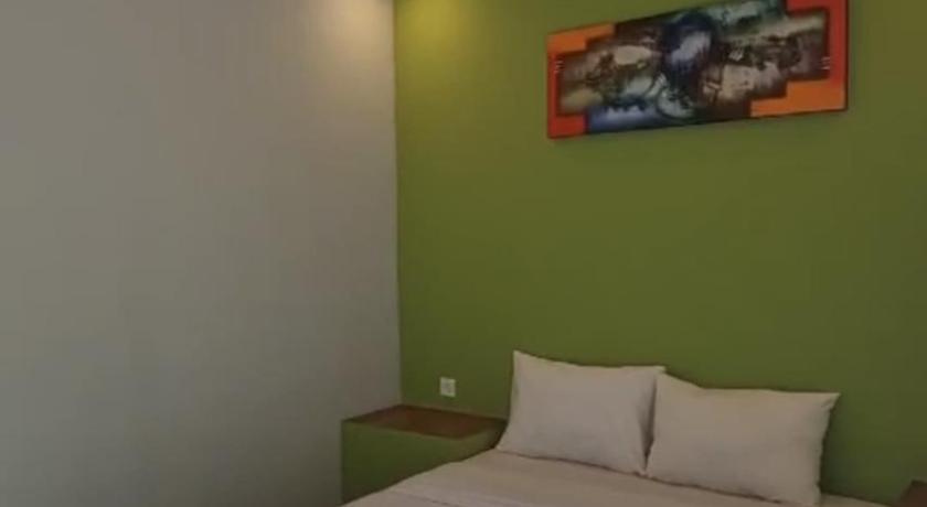 Image of Standard Queen Room 5
