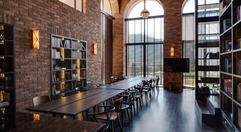 カオヤイ Town Square Suite by Toscana Valley 5つ星 ホテル 外観