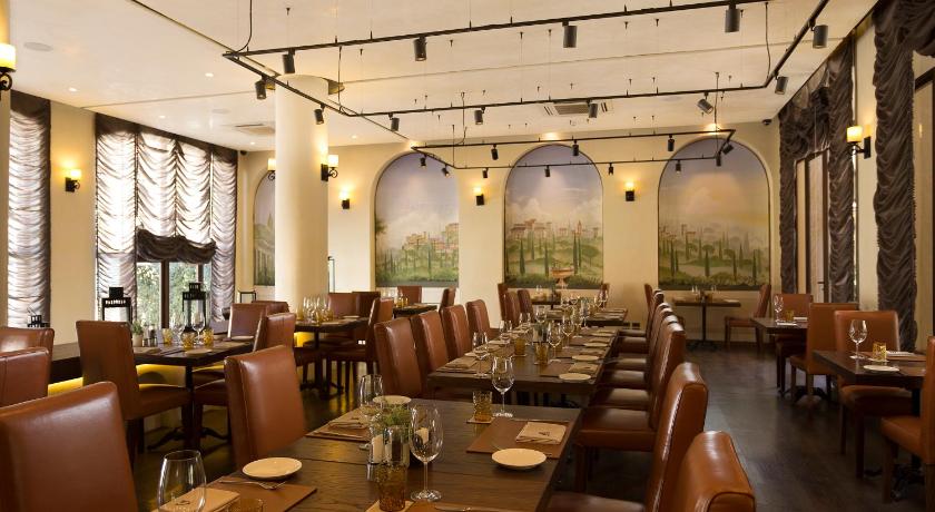 カオヤイ Town Square Suite by Toscana Valley 5つ星 ホテル プール