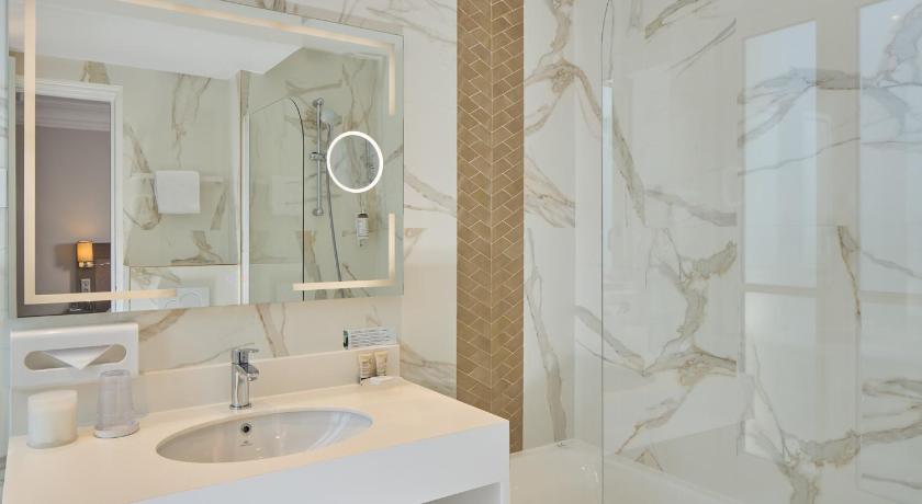 Image of Prestige Familiale vue Arc de Triomphe 2