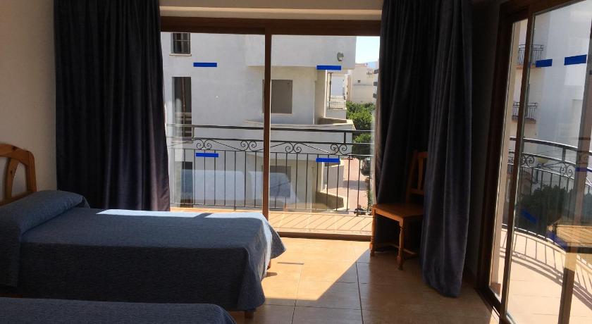 Hostal Residencia Nicolau photo