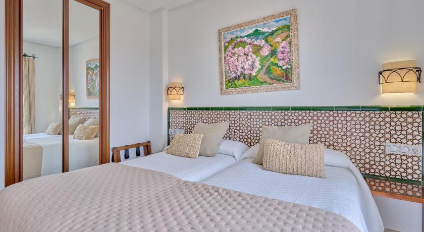 Image of Superior Double Room with City View 12