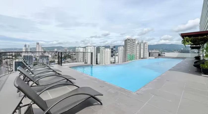 Modern Cozy Condo Unit in Calyx Cebu City - image 10