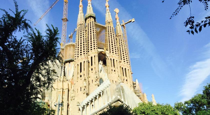 Apartments Barcelona Sagrada photo