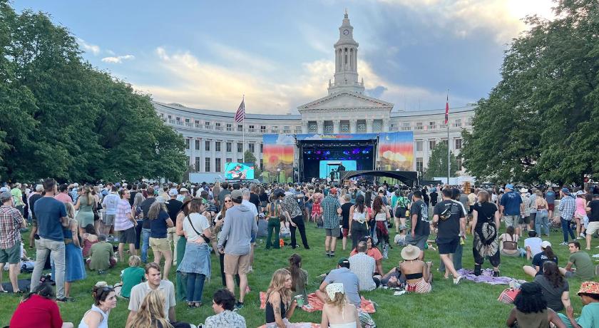 덴버 (CO) 1 bed apartment with parking - Denver Museum District Walk to Convention Center, Capital, museums an 4성급 숙소 스위트룸