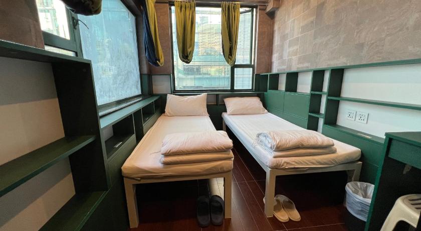 Image of Twin Room with Private Bathroom 0