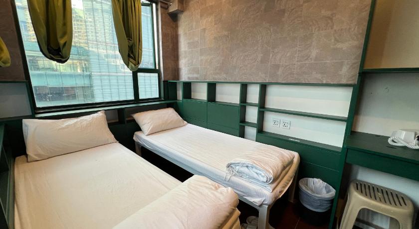 Image of Twin Room with Private Bathroom 4