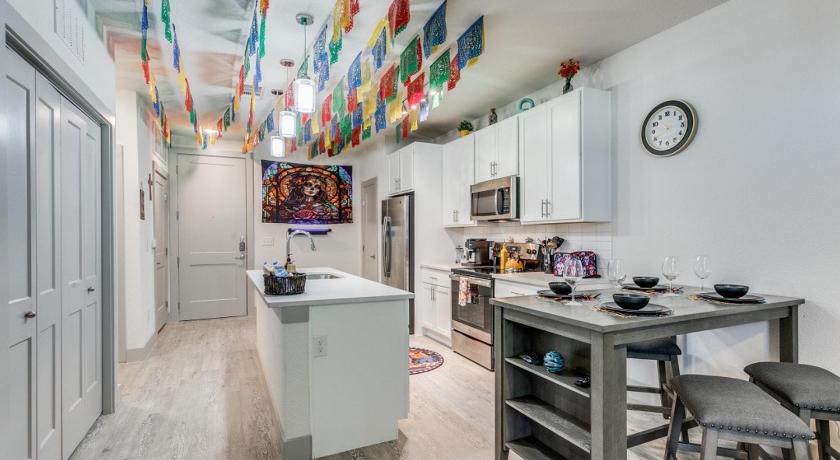 サンアントニオ San Antonio Fiesta Condo on Riverwalk wKing Ste 5つ星 宿泊施設 外観