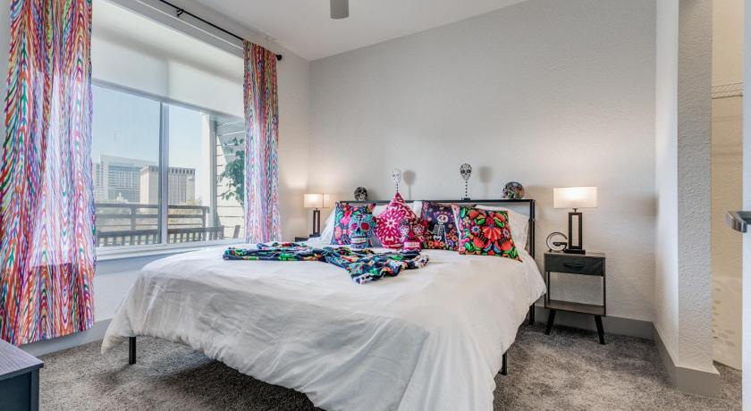 サンアントニオ San Antonio Fiesta Condo on Riverwalk wKing Ste 5つ星 宿泊施設 スイート