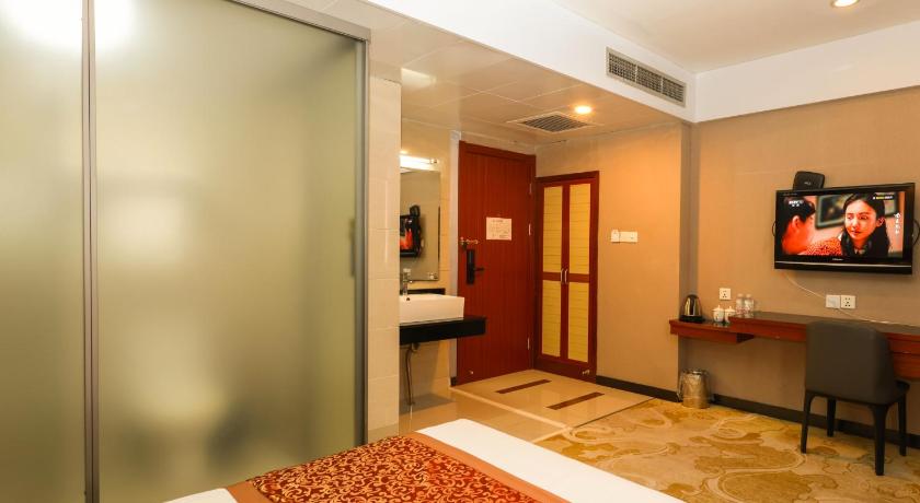 Image of Business Queen Room - Non-Smoking 3