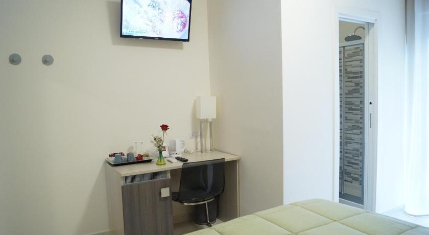 Image of Double or Twin Room with Balcony 4