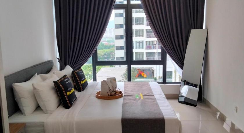 Stylish 3BR Sentul by HomeBrickz - image 9
