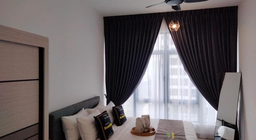 Stylish 3BR Sentul by HomeBrickz - image 6
