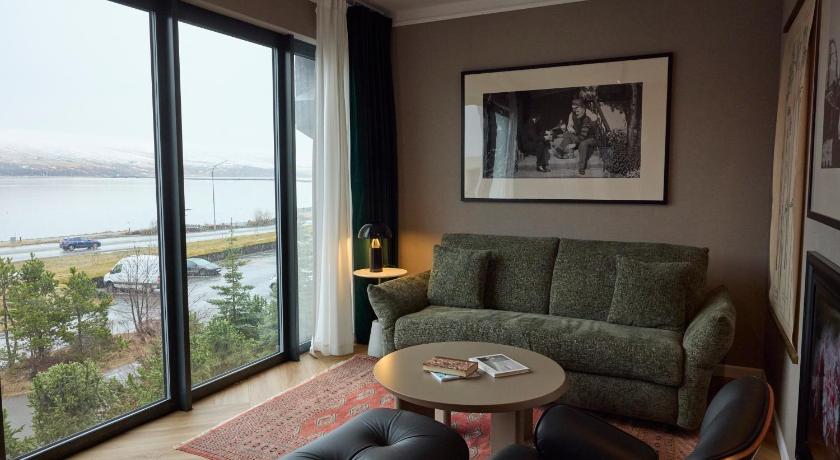 Image of Suite with Sea View 1