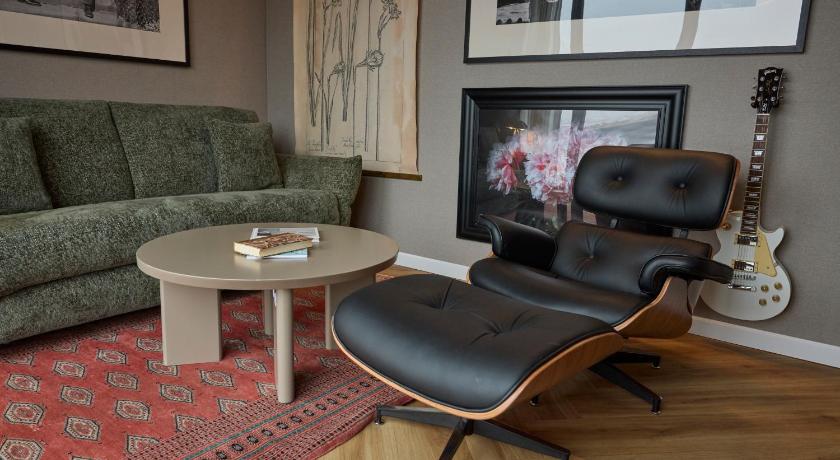 Image of Suite with Sea View 14