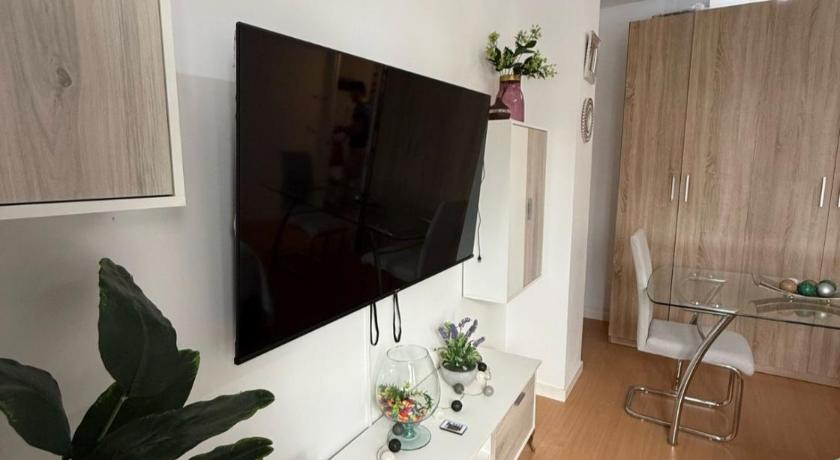 セビリア Mini Estudio LOVELY SEVILLA con bano compartido ホテル スイート