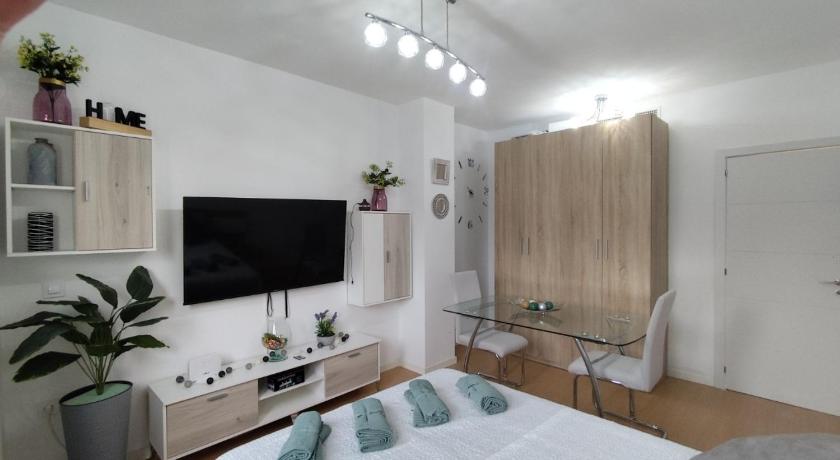 セビリア Mini Estudio LOVELY SEVILLA con bano compartido ホテル スイート