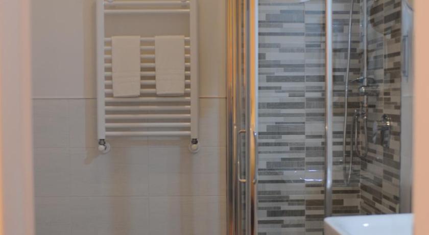 Image of Deluxe Double or Twin Room 2