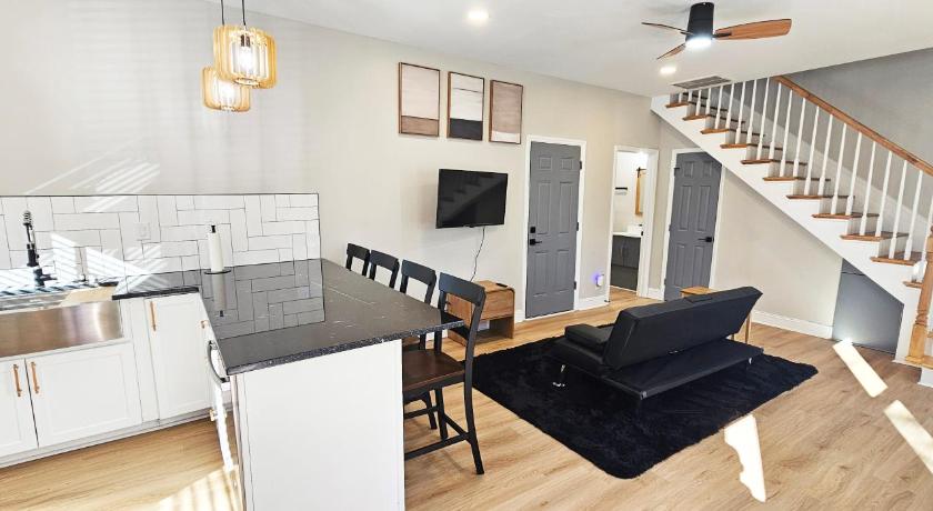 블랜즈 (NC) The Guesthouse at Pine Forest Hideaway - Near Jordan Lake & 12 Minutes to UNC 4성급 숙소 레스토랑