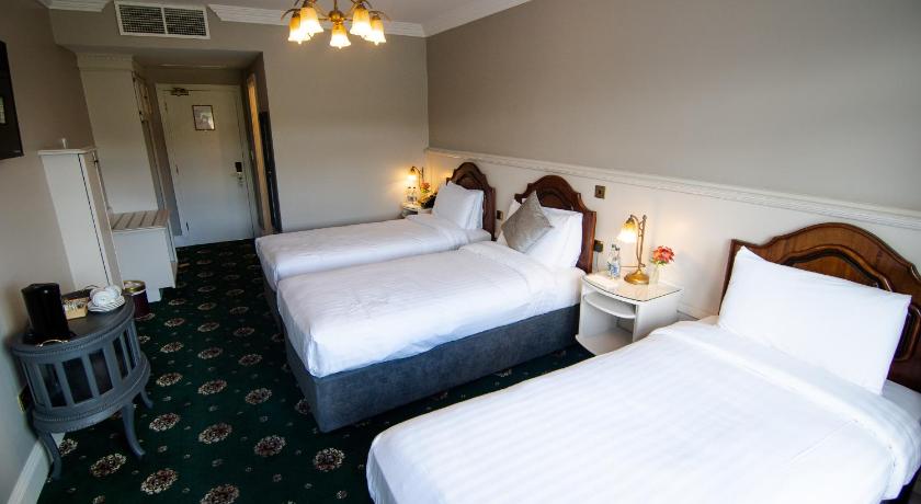 Image of Triple Room 1