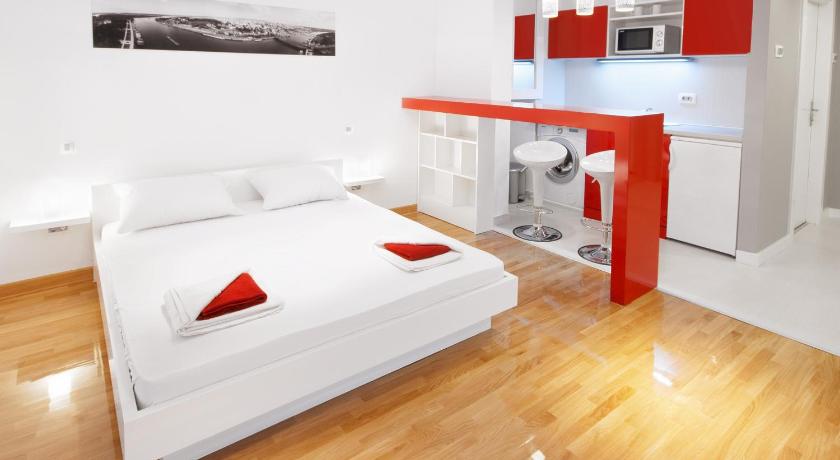 Downtown Belgrade Apartments - CHERRY photo