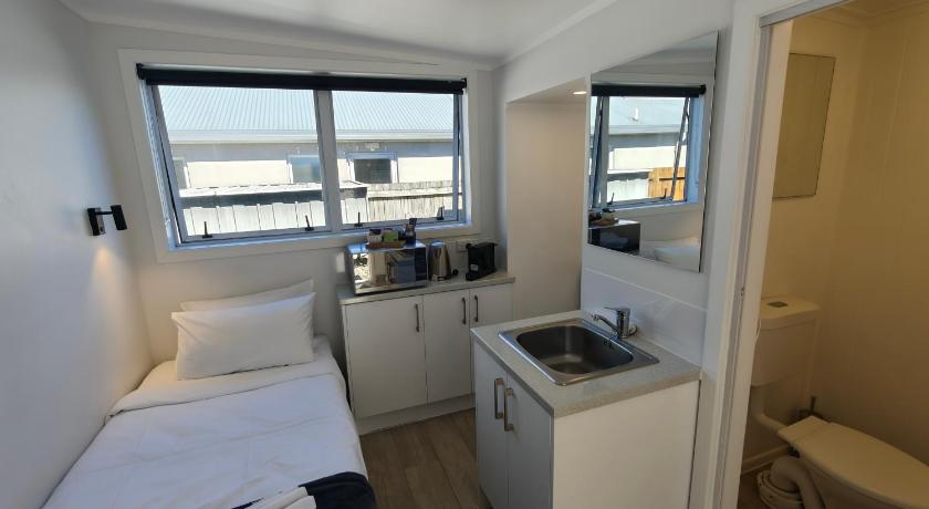 Image of Standard Single Room 4