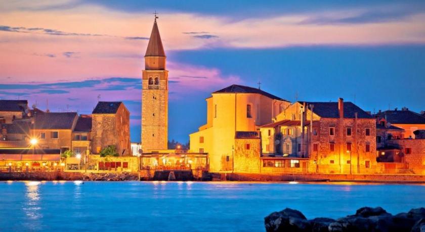 Comfortable apartment in Umag with parking space - image 12