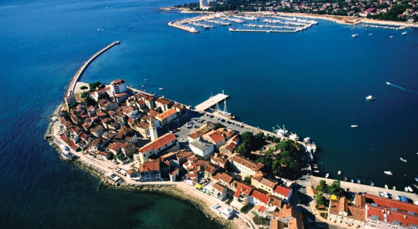 Comfortable apartment in Umag with parking space - image 15