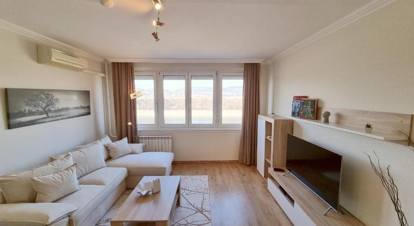 Duna View Apartment - image 11