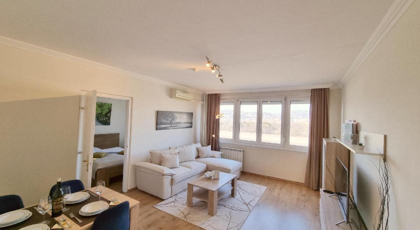 Duna View Apartment - image 17