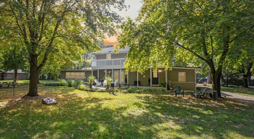 ウォーターフォード (MI) Sister Lakes Lakeside House - Sleeps 16 5つ星 宿泊施設 客室