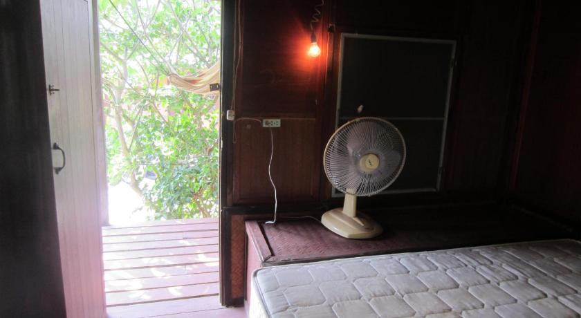 Charung Beach photo