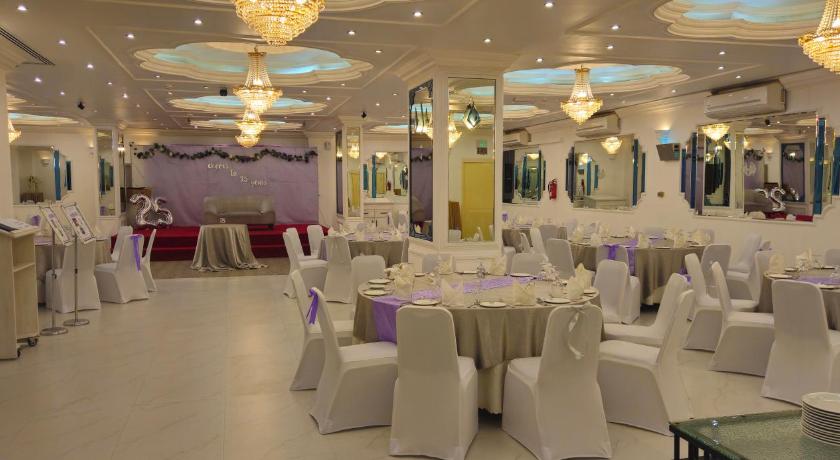 Nova Park Hotel - image 12