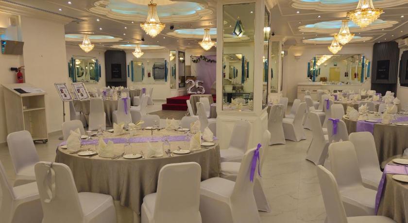 Nova Park Hotel - image 4
