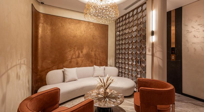 Hanoi iRest Signature Ba Dinh Lakeside 3-Star Hotel pool