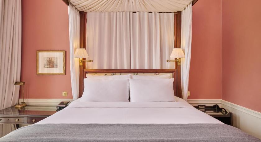 Image of Suite with Balcony 5